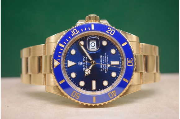 Rolex Submariner Date...