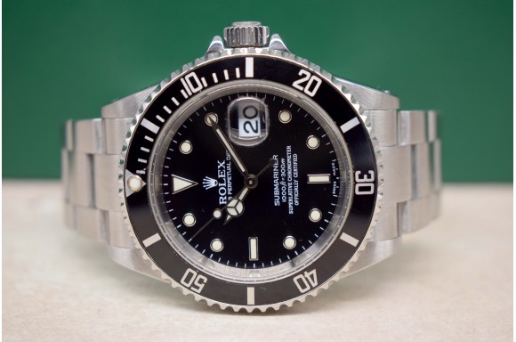 Rolex Submariner Date...