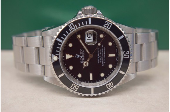Rolex Submariner Date 16610...